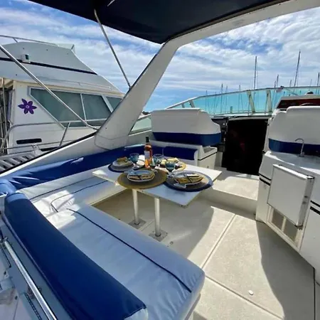 Superbe Bateau A * Gruissan